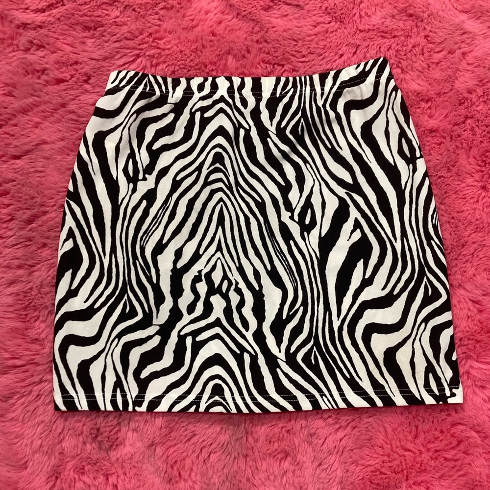 Y2K Zebra Print Mini Skirt - Picture 7 of 10
